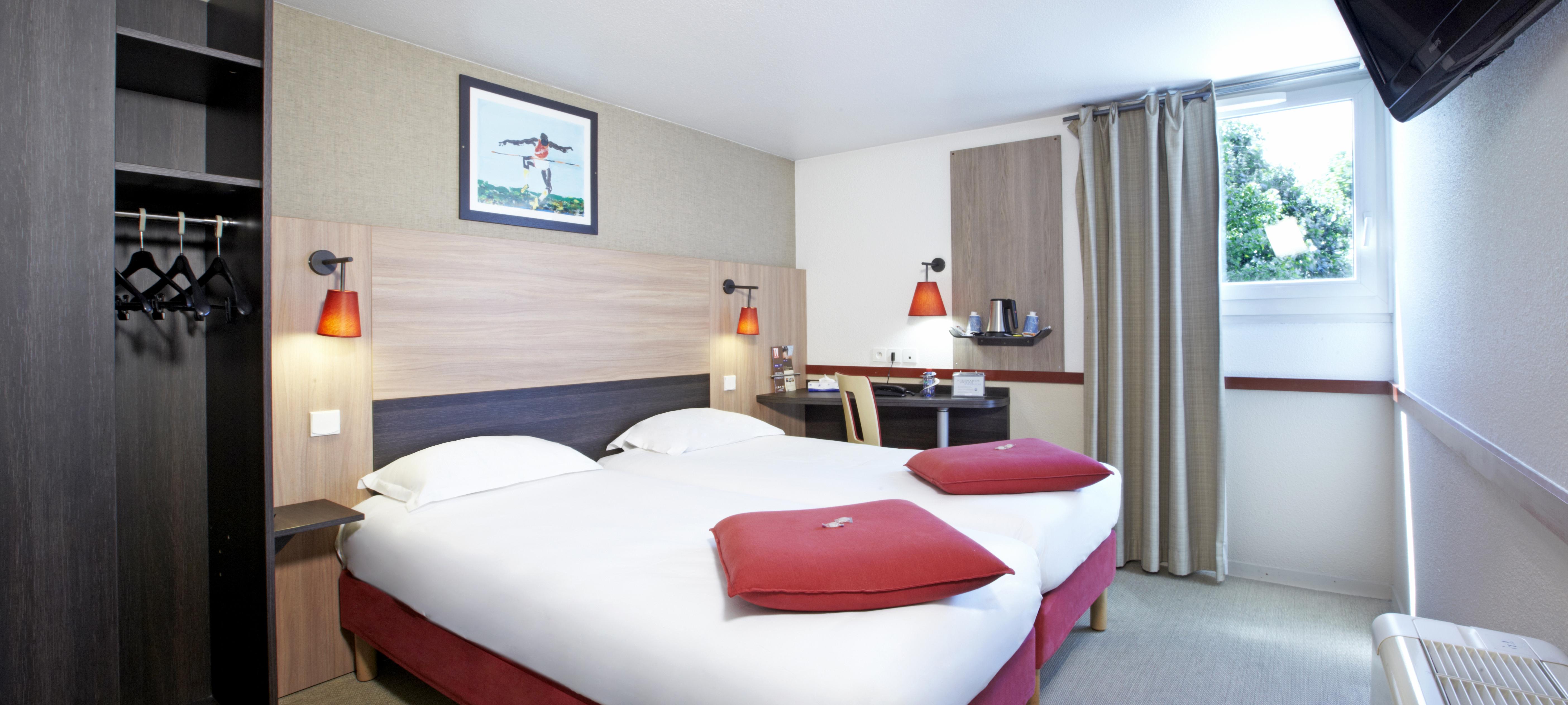 Kyriad Paris Ouest - Colombes Hotel