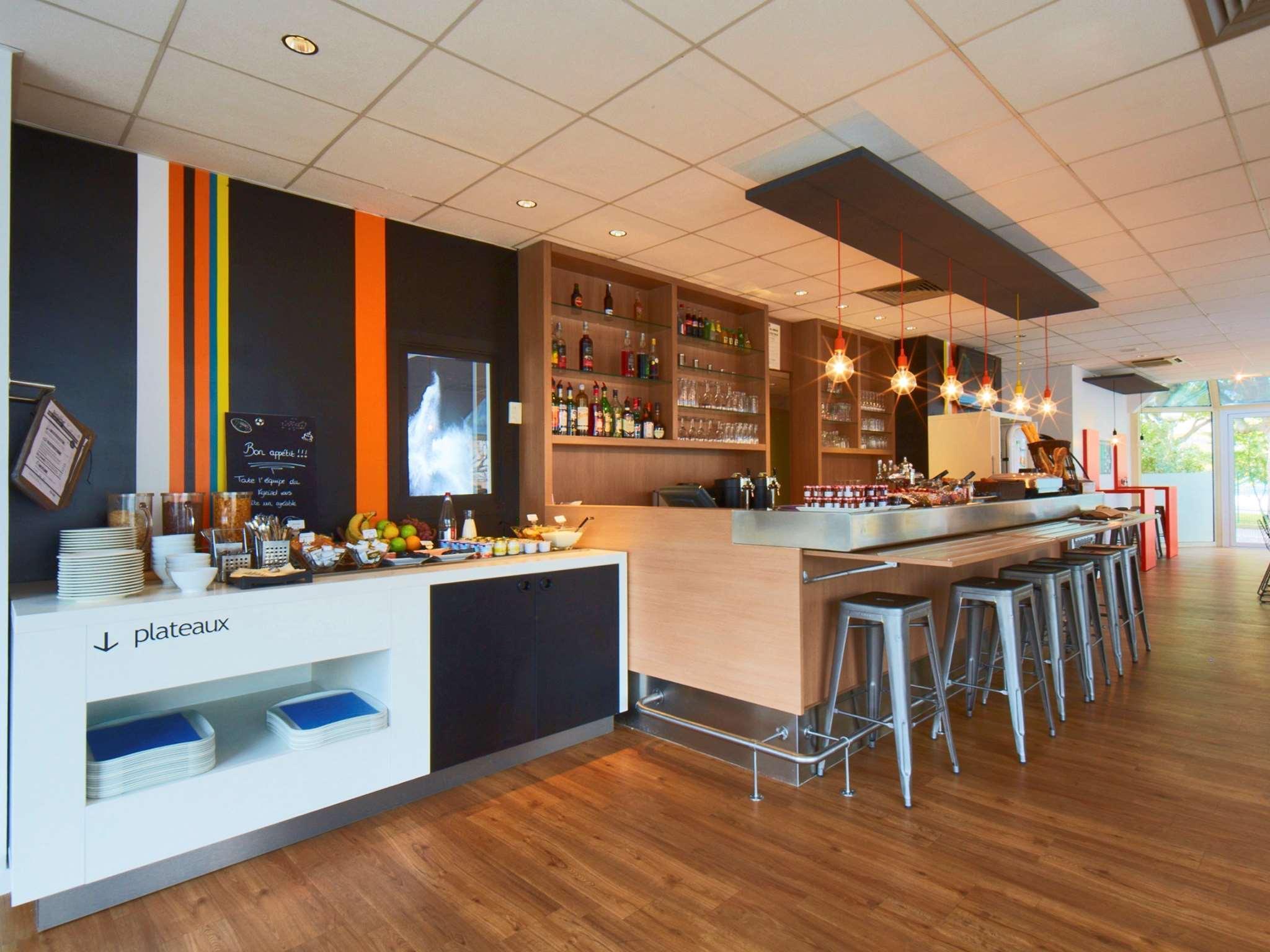 Kyriad Paris Ouest - Colombes 3*